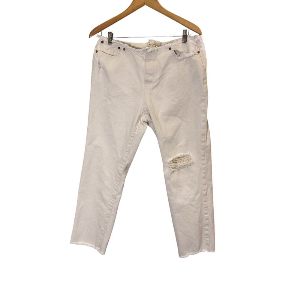 Women’s Levi's Cream Wedgie Distressed Button Fly Straight Jeans sz 31